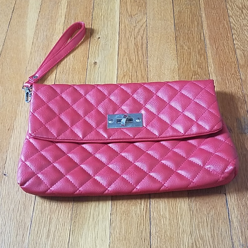 Red clutch